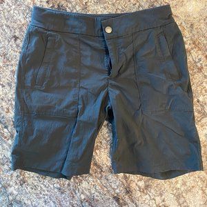 Athleta Trekkie Bermuda Shorts Size 4
